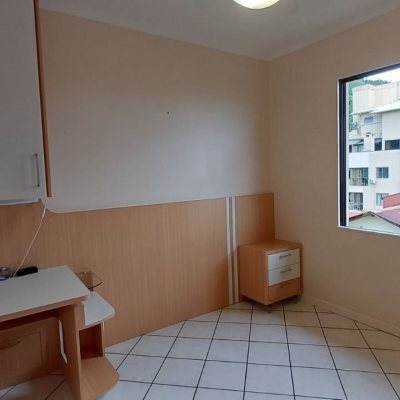 Cobertura com 108m², 3 quartos, 1 suíte, 2 garagens, no bairro Jurerê em Florianópolis