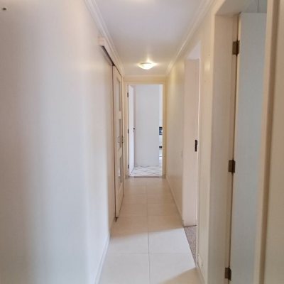Cobertura com 108m², 3 quartos, 1 suíte, 2 garagens, no bairro Jurerê em Florianópolis