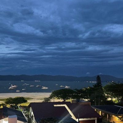 Cobertura com 108m², 3 quartos, 1 suíte, 2 garagens, no bairro Jurerê em Florianópolis