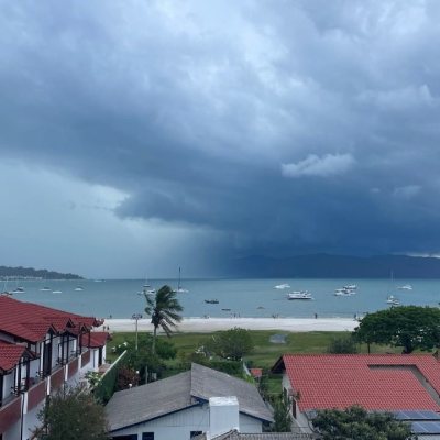 Cobertura com 108m², 3 quartos, 1 suíte, 2 garagens, no bairro Jurerê em Florianópolis