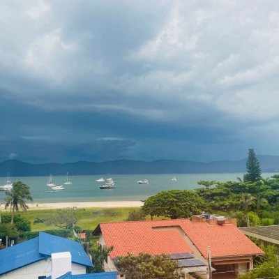 Cobertura com 108m², 3 quartos, 1 suíte, 2 garagens, no bairro Jurerê em Florianópolis