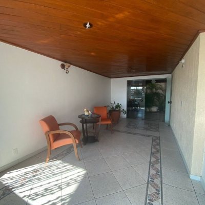 Cobertura com 108m², 3 quartos, 1 suíte, 2 garagens, no bairro Jurerê em Florianópolis