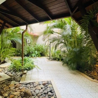 Cobertura com 108m², 3 quartos, 1 suíte, 2 garagens, no bairro Jurerê em Florianópolis