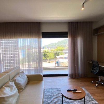 Studio Residencial com 48m², 1 quarto, 1 suíte, 1 garagem, no bairro Saco Grande em Florianópolis