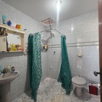 Casa Residencial com 258m², 6 quartos, 2 suítes, 2 garagens, no bairro Barreiros em São José
