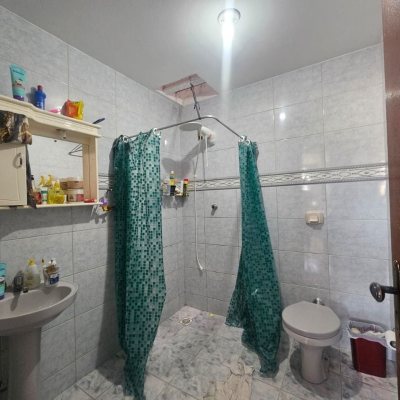 Casa Residencial com 258m², 6 quartos, 2 suítes, 2 garagens, no bairro Barreiros em São José