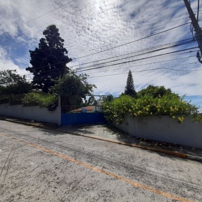 Casa Residencial/Comercial com 340m², 12 garagens, no bairro Jardim Janaina em Biguaçu