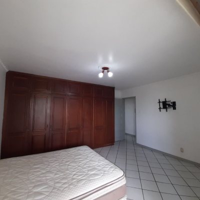 Casa Residencial/Comercial com 340m², 12 garagens, no bairro Jardim Janaina em Biguaçu
