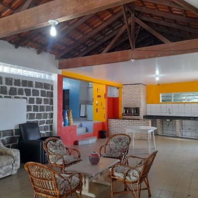 Casa Residencial/Comercial com 340m², 12 garagens, no bairro Jardim Janaina em Biguaçu