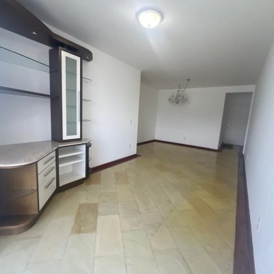 Apartamentos com 88m², 3 quartos, 1 suíte, 1 garagem, no bairro Trindade em Florianópolis