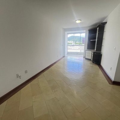 Apartamentos com 88m², 3 quartos, 1 suíte, 1 garagem, no bairro Trindade em Florianópolis