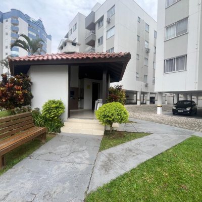 Apartamentos com 88m², 3 quartos, 1 suíte, 1 garagem, no bairro Trindade em Florianópolis