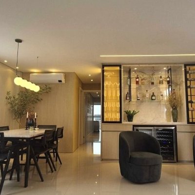 Apartamentos com 116m², 3 quartos, 3 suítes, 2 garagens, no bairro Centro em Florianópolis