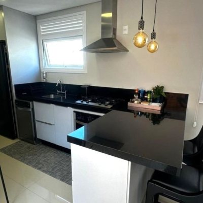 Apartamentos com 116m², 3 quartos, 3 suítes, 2 garagens, no bairro Centro em Florianópolis
