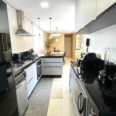 Apartamentos com 116m², 3 quartos, 3 suítes, 2 garagens, no bairro Centro em Florianópolis