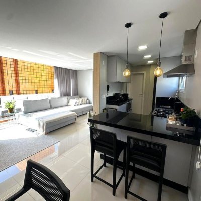 Apartamentos com 116m², 3 quartos, 3 suítes, 2 garagens, no bairro Centro em Florianópolis