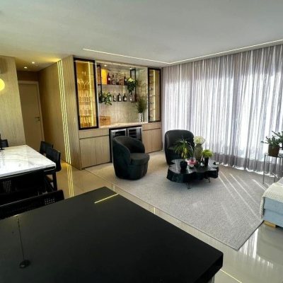 Apartamentos com 116m², 3 quartos, 3 suítes, 2 garagens, no bairro Centro em Florianópolis