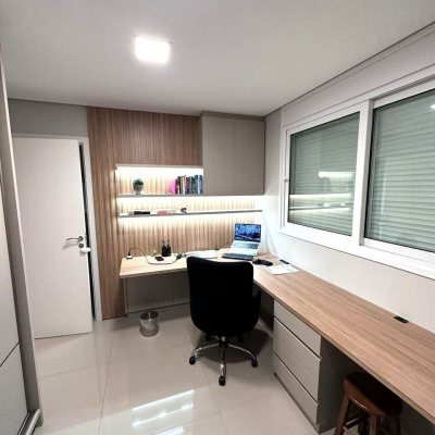 Apartamentos com 116m², 3 quartos, 3 suítes, 2 garagens, no bairro Centro em Florianópolis