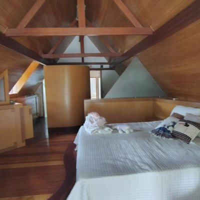 Casa em Condomínio com 286m², 4 quartos, 1 suíte, 3 garagens, no bairro Sambaqui em Florianópolis