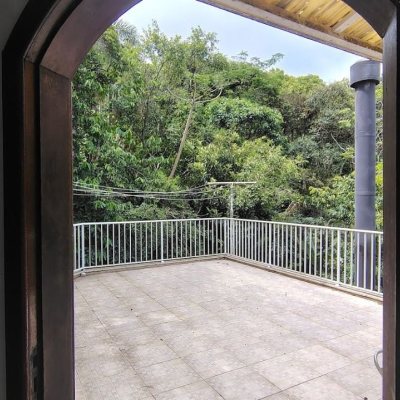 Casa em Condomínio com 286m², 4 quartos, 1 suíte, 3 garagens, no bairro Sambaqui em Florianópolis