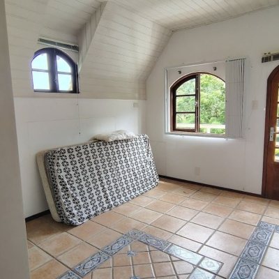 Casa em Condomínio com 286m², 4 quartos, 1 suíte, 3 garagens, no bairro Sambaqui em Florianópolis