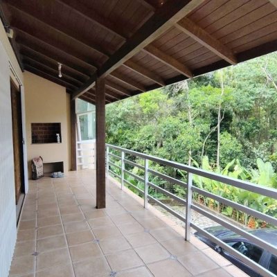 Casa em Condomínio com 286m², 4 quartos, 1 suíte, 3 garagens, no bairro Sambaqui em Florianópolis