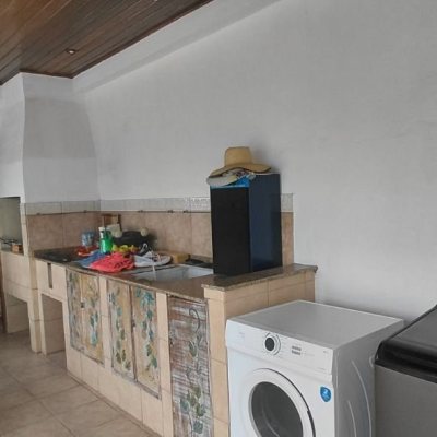 Casa Residencial com 246m², 3 quartos, 1 suíte, 2 garagens, no bairro Trindade em Florianópolis