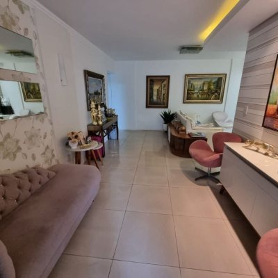 Apartamentos com 190m², 3 quartos, 1 suíte, 2 garagens, no bairro Kobrasol em São José