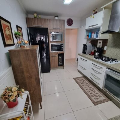 Apartamentos com 190m², 3 quartos, 1 suíte, 2 garagens, no bairro Kobrasol em São José