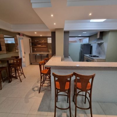 Apartamentos com 190m², 3 quartos, 1 suíte, 2 garagens, no bairro Kobrasol em São José