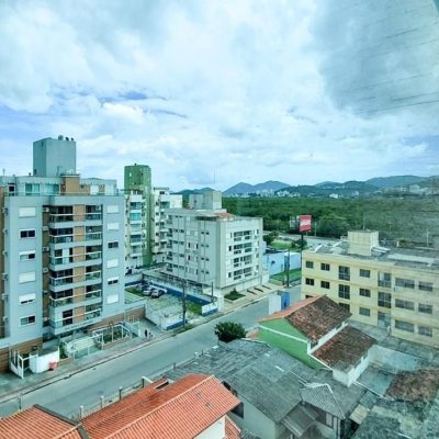 Cobertura com 112m², 3 quartos, 1 suíte, 2 garagens, no bairro Trindade em Florianópolis