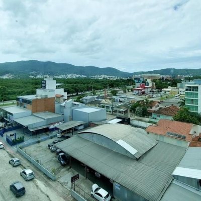 Cobertura com 112m², 3 quartos, 1 suíte, 2 garagens, no bairro Trindade em Florianópolis