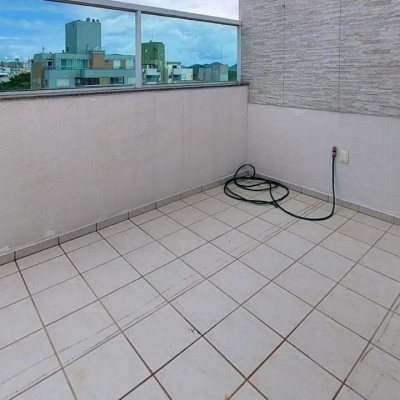 Cobertura com 112m², 3 quartos, 1 suíte, 2 garagens, no bairro Trindade em Florianópolis