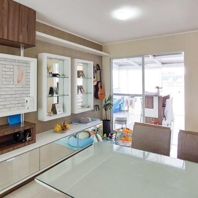 Cobertura com 112m², 3 quartos, 1 suíte, 2 garagens, no bairro Trindade em Florianópolis