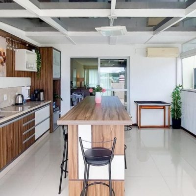 Cobertura com 112m², 3 quartos, 1 suíte, 2 garagens, no bairro Trindade em Florianópolis