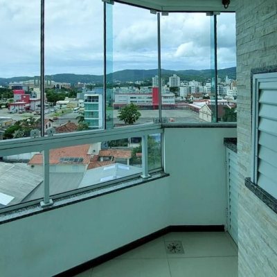 Cobertura com 112m², 3 quartos, 1 suíte, 2 garagens, no bairro Trindade em Florianópolis