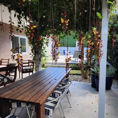 Casa em Condomínio com 328m², 5 quartos, 3 suítes, 4 garagens, no bairro Sambaqui em Florianópolis