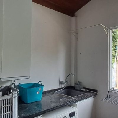 Casa em Condomínio com 328m², 5 quartos, 3 suítes, 4 garagens, no bairro Sambaqui em Florianópolis