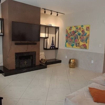 Casa em Condomínio com 328m², 5 quartos, 3 suítes, 4 garagens, no bairro Sambaqui em Florianópolis