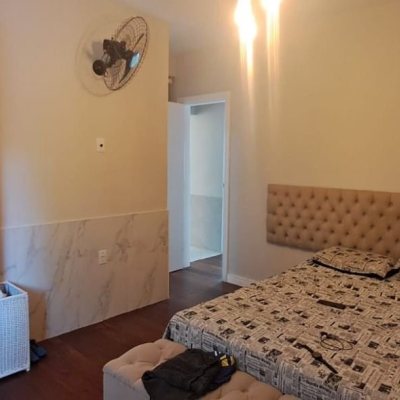 Casa em Condomínio com 328m², 5 quartos, 3 suítes, 4 garagens, no bairro Sambaqui em Florianópolis