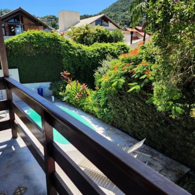 Casa em Condomínio com 328m², 5 quartos, 3 suítes, 4 garagens, no bairro Sambaqui em Florianópolis