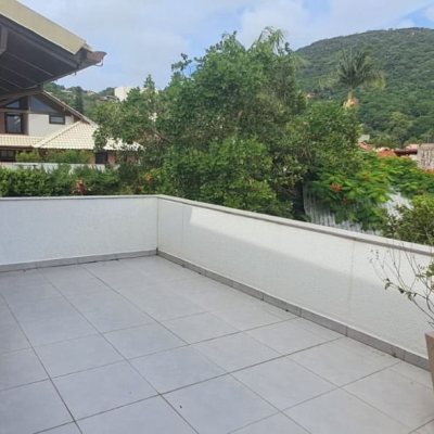 Casa em Condomínio com 328m², 5 quartos, 3 suítes, 4 garagens, no bairro Sambaqui em Florianópolis