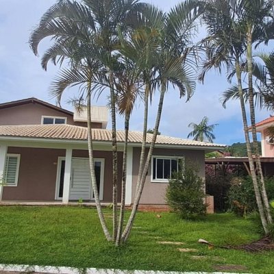 Casa em Condomínio com 328m², 5 quartos, 3 suítes, 4 garagens, no bairro Sambaqui em Florianópolis