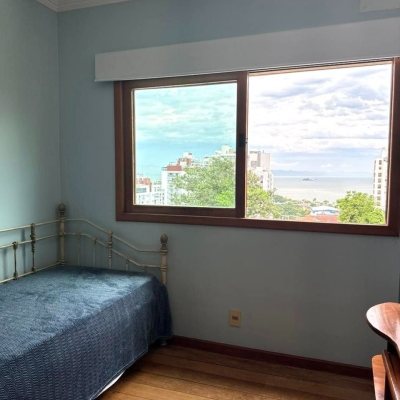Casa Residencial com 407m², 4 quartos (sendo 1 suíte), 6 garagens, no bairro Agronômica em Florianópolis