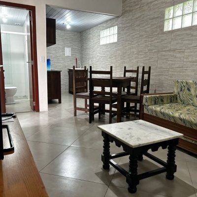 Casa em Condomínio com 46m², 2 quartos, 2 garagens, no bairro Ingleses do Rio Vermelho em Florianópolis