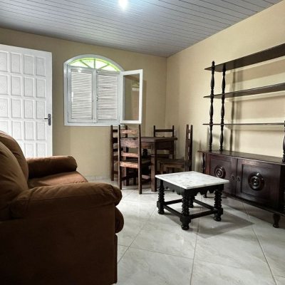 Casa em Condomínio com 46m², 2 quartos, 2 garagens, no bairro Ingleses do Rio Vermelho em Florianópolis