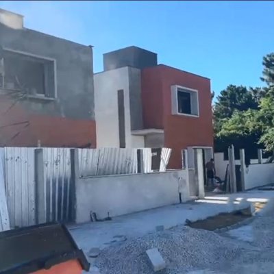 Casa Residencial com 127m², 3 quartos, 1 suíte, 3 garagens, no bairro São João Do Rio Vermelho em Florianópolis