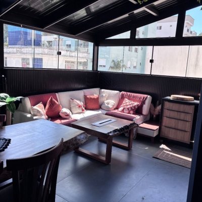 Apartamentos com 113m², 3 quartos, 1 suíte, 1 garagem, no bairro Carvoeira em Florianópolis