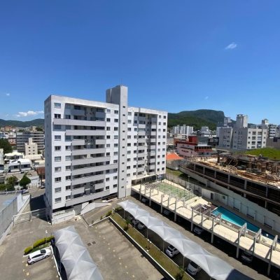 Apartamentos com 61m², 2 quartos (sendo 1 suíte), 1 garagem, no bairro Pagani em Palhoça