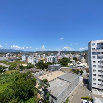 Apartamentos com 61m², 2 quartos (sendo 1 suíte), 1 garagem, no bairro Pagani em Palhoça